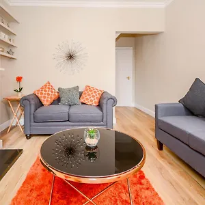 https://the-hideaway-york-yo1-6ep.yorkshirehotels.net